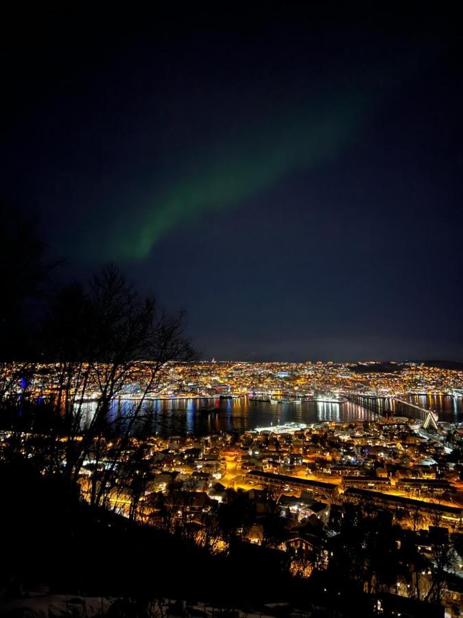 Apartamento New! Modern - Central - Cozy Place By The Sherpa Stairs Tromsø Exterior foto